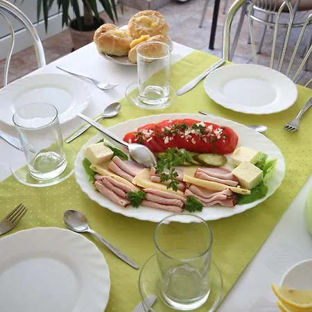 Marina ベッド・アンド・ブレックファスト