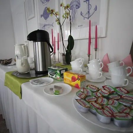 Marina Bed & Breakfast *