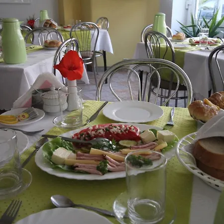 Marina ベッド・アンド・ブレックファスト